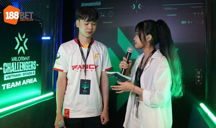 Nana Gaming - Nữ MC VALORANT Xuất Thân “Hotgirl Wushu” 3 Nana Gaming - MC VCT Challengers Vietnam Stage 2