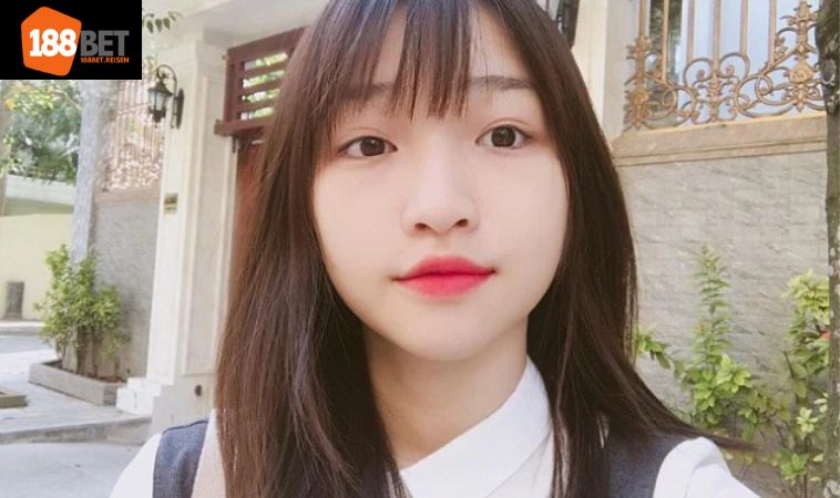 Cô Gái Xinh Đẹp Xuka – Nữ Streamer Nổi Tiếng Trong Làng Thể Thao Điện Tử 1 Thông tin về cô gái xinh đẹp Xuka