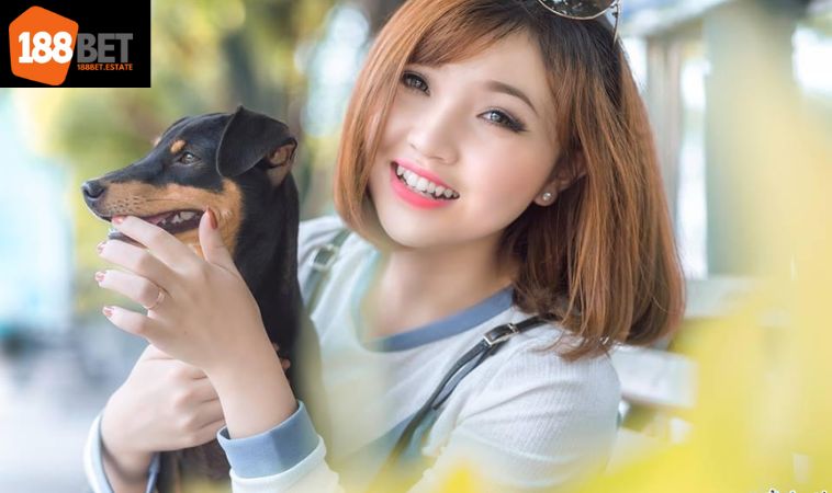 Yuri Cẩm Tú - Nữ Streamer Huyền Thoại Khét Tiếng LMHT 1 Tổng quan về streamer Yuri Cẩm Tú